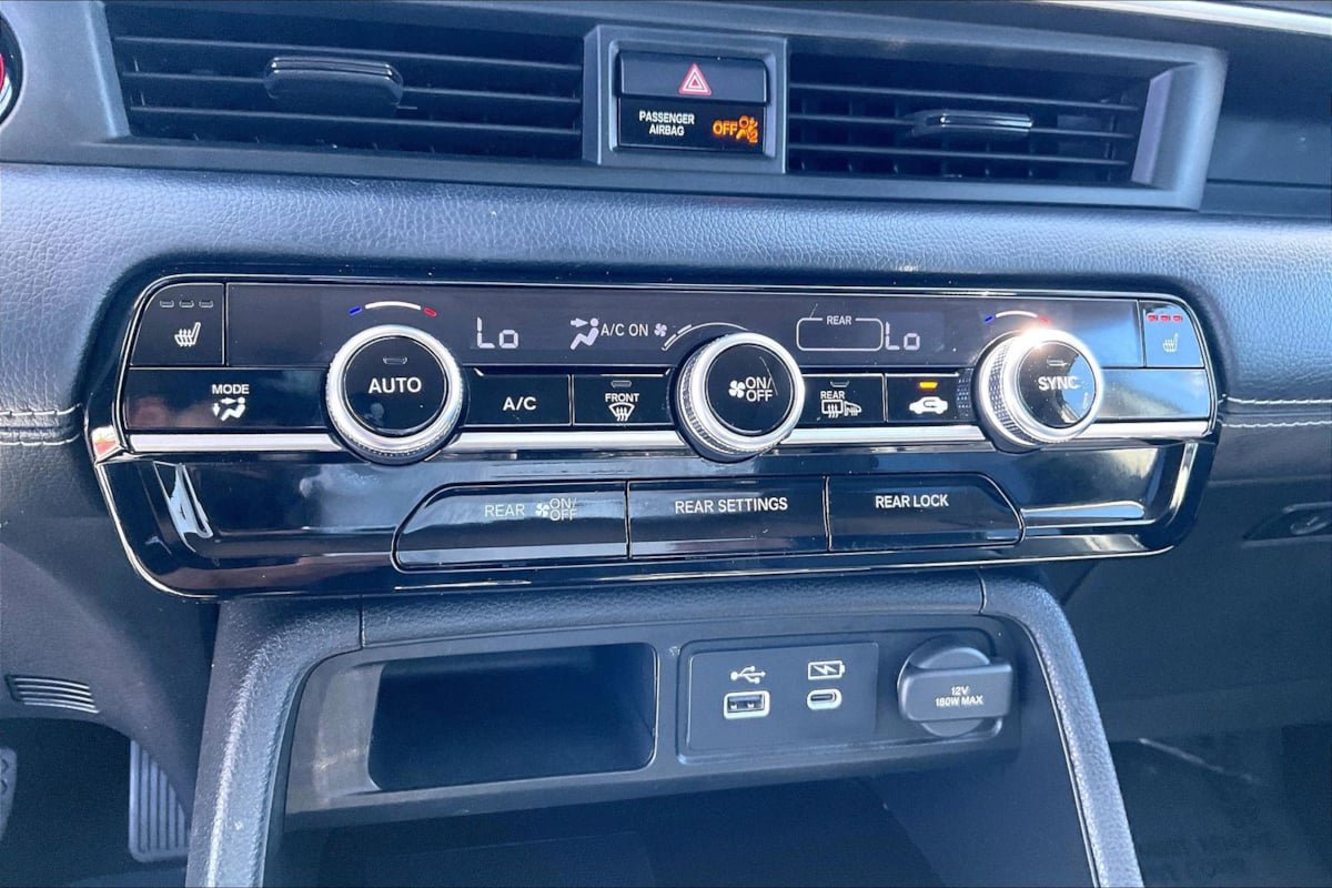 Used 2023 Honda Pilot Touring image 31