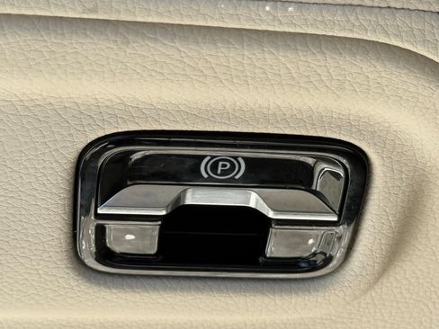 Used 2023 Mercedes-Benz EQS 450+ SUV image 30