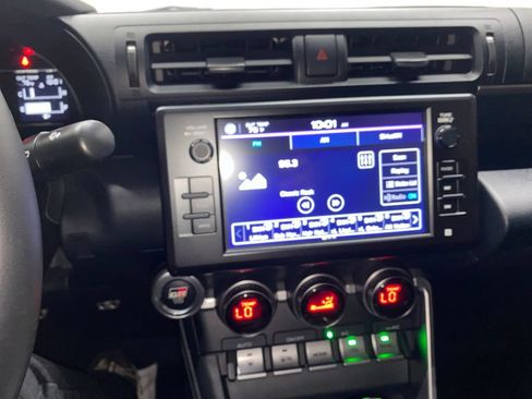 Used 2024 Toyota GR86 Premium RWD image 19
