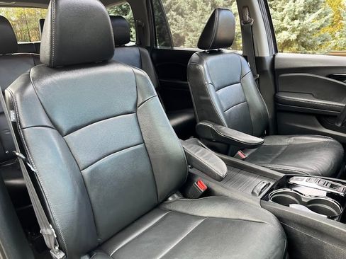 Used 2019 Honda Pilot Touring image 40