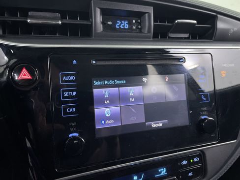 Used 2017 Toyota Corolla SE FWD image 14
