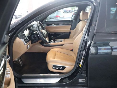 Used 2017 BMW 740i RWD image 17
