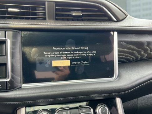 Used 2022 GMC Yukon Denali image 28