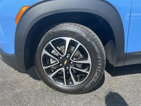 Used 2024 Chevrolet TrailBlazer LT w/ Convenience Package AWD/4WD image 13