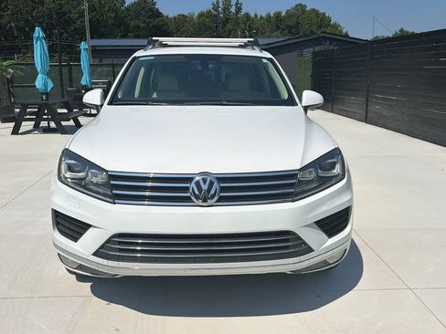 Used 2015 Volkswagen Touareg Sport AWD/4WD image 2