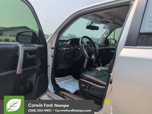 Used 2018 Toyota 4Runner Limited AWD/4WD image 9