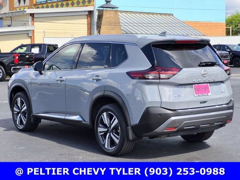 Used 2023 Nissan Rogue SL w/ SL Premium Package FWD image 4