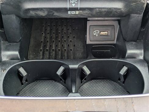 Used 2018 Mercedes-Benz E 400 4MATIC Sedan image 19