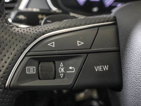 Used 2024 Audi Q5 e Premium Plus w/ Premium Plus Package image 27