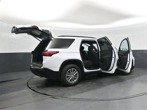 Used 2023 Chevrolet Traverse LT w/ LPO, Floor Liner Package image 48