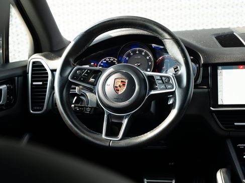 Used 2019 Porsche Cayenne S AWD/4WD image 9