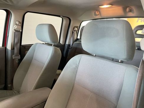 Used 2005 Dodge Dakota SLT w/ Sport Appearance Group AWD/4WD image 12