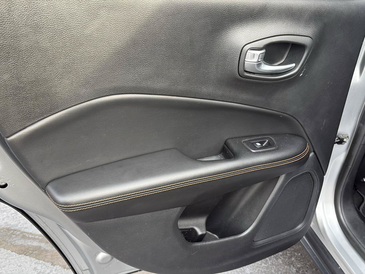 Used 2020 Jeep Compass Limited AWD/4WD image 23
