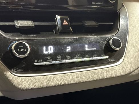 Used 2022 Toyota Corolla LE FWD image 16