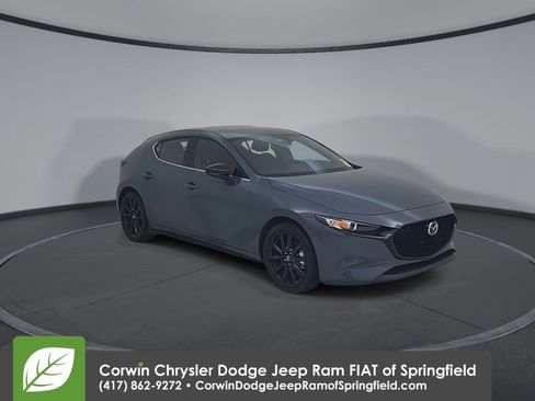 Used 2026 MAZDA MAZDA3 Carbon AWD/4WD image 3