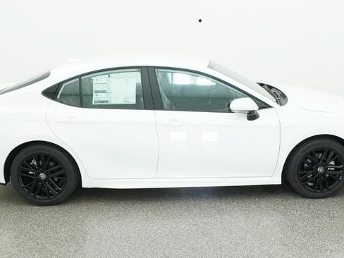Used 2026 Toyota Camry SE FWD image 51