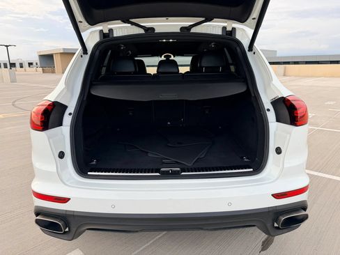 Used 2016 Porsche Cayenne AWD/4WD image 6