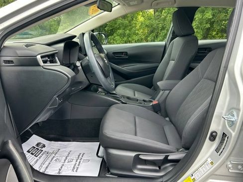 Used 2024 Toyota Corolla LE w/ LE Convenience Package FWD image 17