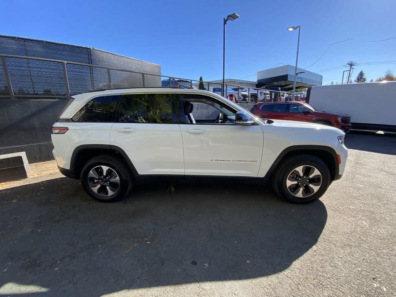 Used 2024 Jeep Grand Cherokee Limited 4xe AWD/4WD image 7