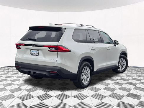 Used 2024 Toyota Grand Highlander AWD image 20