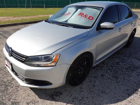 Used 2013 Volkswagen Jetta SE image 3