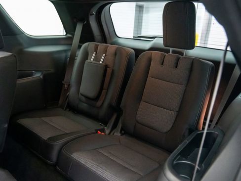 Used 2018 Ford Explorer XLT w/ Equipment Group 201A image 19