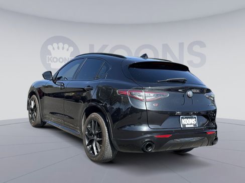 Used 2021 Alfa Romeo Stelvio Ti Sport image 4