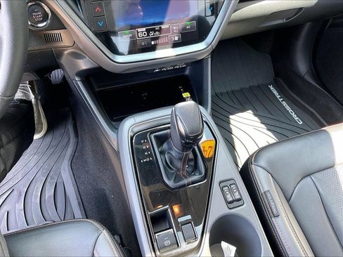 Used 2024 Subaru Crosstrek 2.5i Limited AWD/4WD image 26