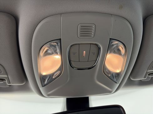 Used 2018 Jeep Compass Limited w/ Safety & Security Group image 32