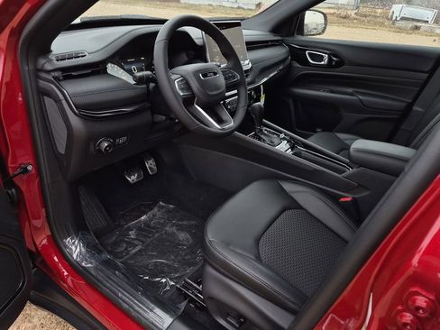 New 2026 Jeep Compass Latitude image 12