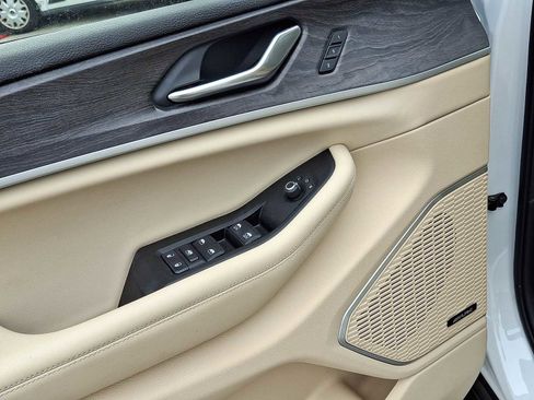 Used 2021 Jeep Grand Cherokee L Limited image 30