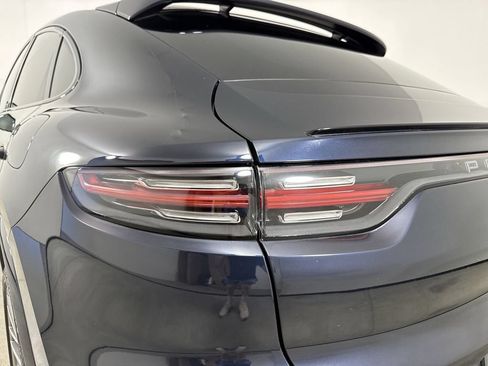 Certified 2023 Porsche Cayenne Platinum Edition AWD/4WD image 17