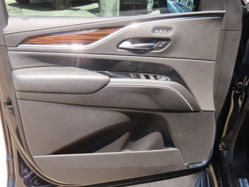 Used 2023 Cadillac Escalade ESV Premium Luxury RWD image 24