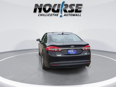 Used 2018 Ford Fusion SE w/ Fusion SE Technology Package FWD image 7