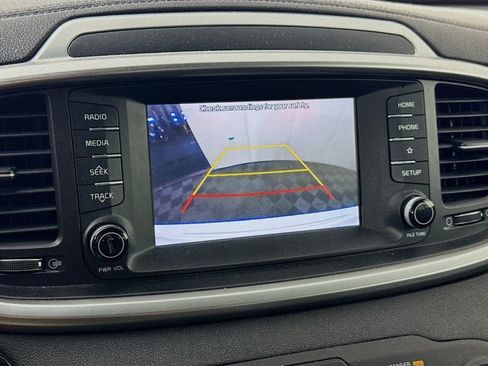 Used 2020 Kia Sorento S AWD/4WD image 13