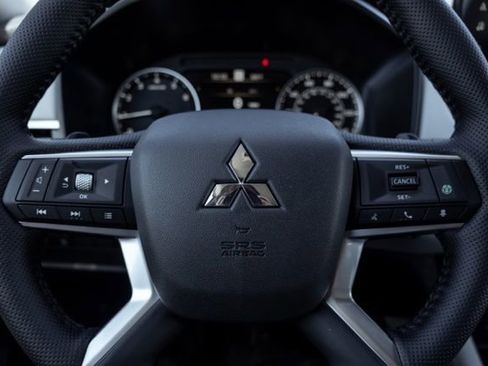 New 2026 Mitsubishi Outlander SE AWD/4WD image 16