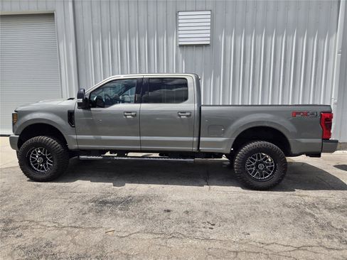 Used 2019 Ford F250 Lariat w/ Lariat Ultimate Package AWD/4WD image 5