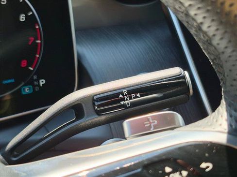 Used 2024 Mercedes-Benz GLC 300 image 11