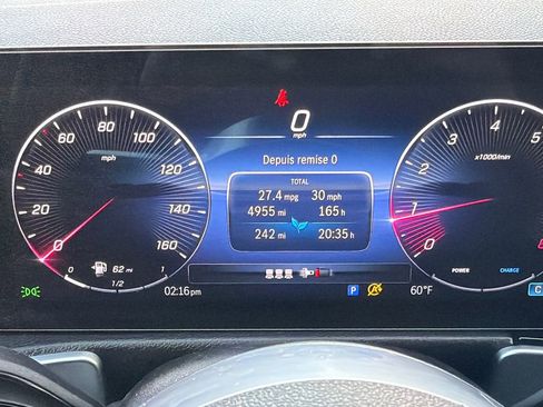 Used 2024 Mercedes-Benz GLB 250 GLB 250 image 23