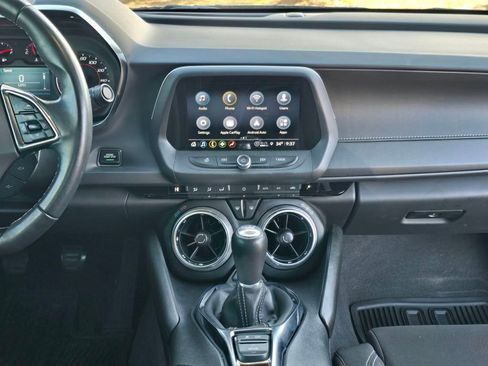 Used 2024 Chevrolet Camaro LT w/ Technology Package image 17