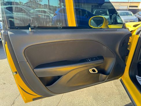 Used 2017 Dodge Challenger R/T RWD image 15