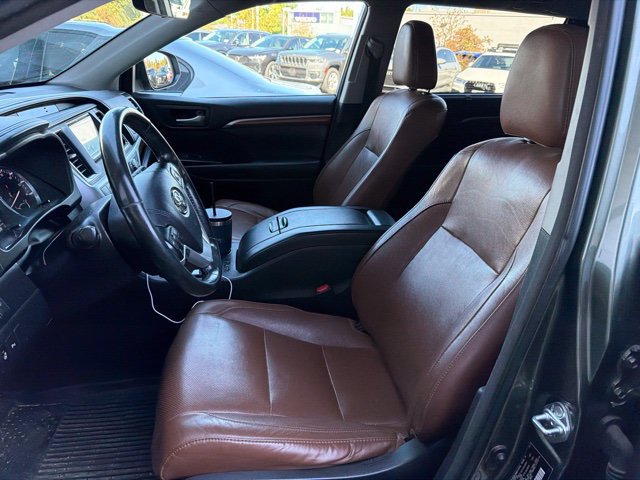 Used 2018 Toyota Highlander Limited Platinum AWD/4WD image 6