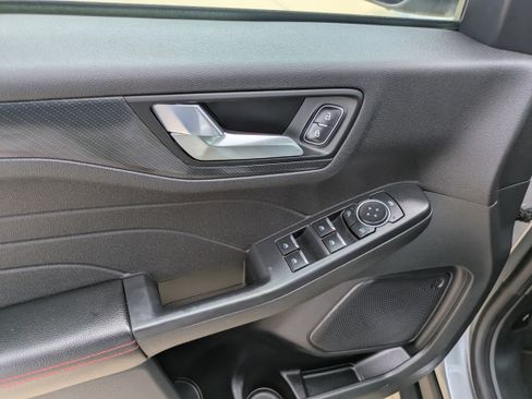 Used 2023 Ford Escape ST-Line image 9