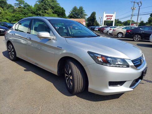 Used 2014 Honda Accord Hybrid Sedan image 3