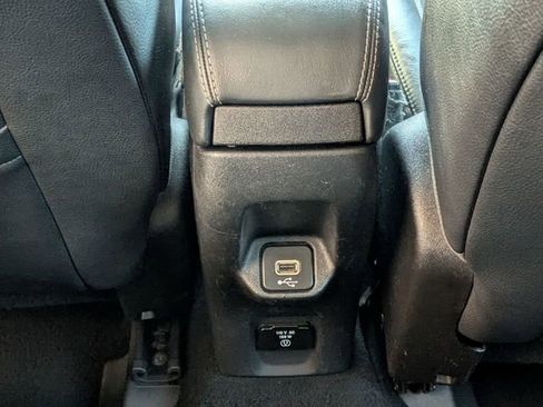 Used 2018 Jeep Renegade Limited w/ UConnect 8.4 Nav Group image 23