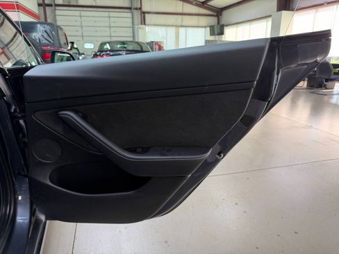 Used 2022 Tesla Model 3 Long Range AWD/4WD image 12