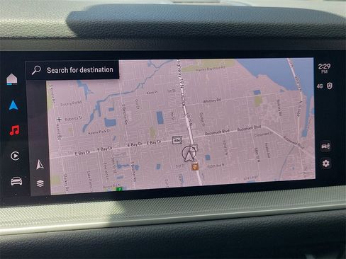 Used 2025 Porsche Cayenne image 31