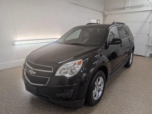 Used 2015 Chevrolet Equinox LT image 2