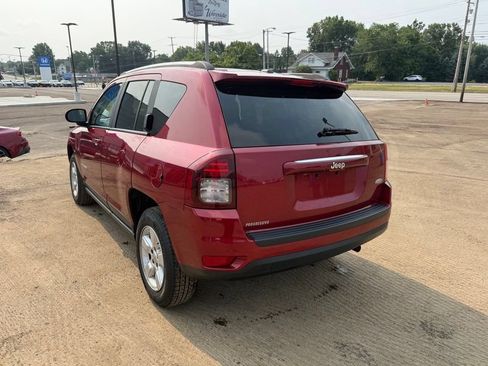 Used 2017 Jeep Compass Latitude FWD image 6