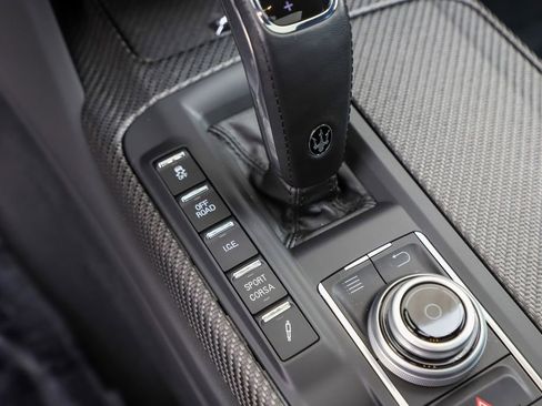 Used 2019 Maserati Levante Trofeo image 29